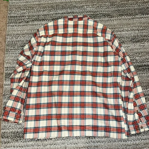 Patagonia Men’s Fjord Flannel - Picture 5 of 5